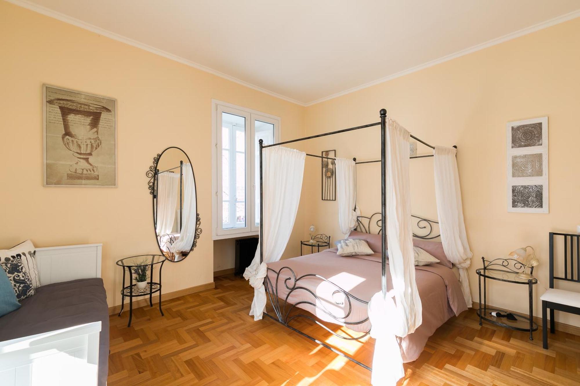 Apartment Domus Giulio Cesare - Vatican Museum Rom
